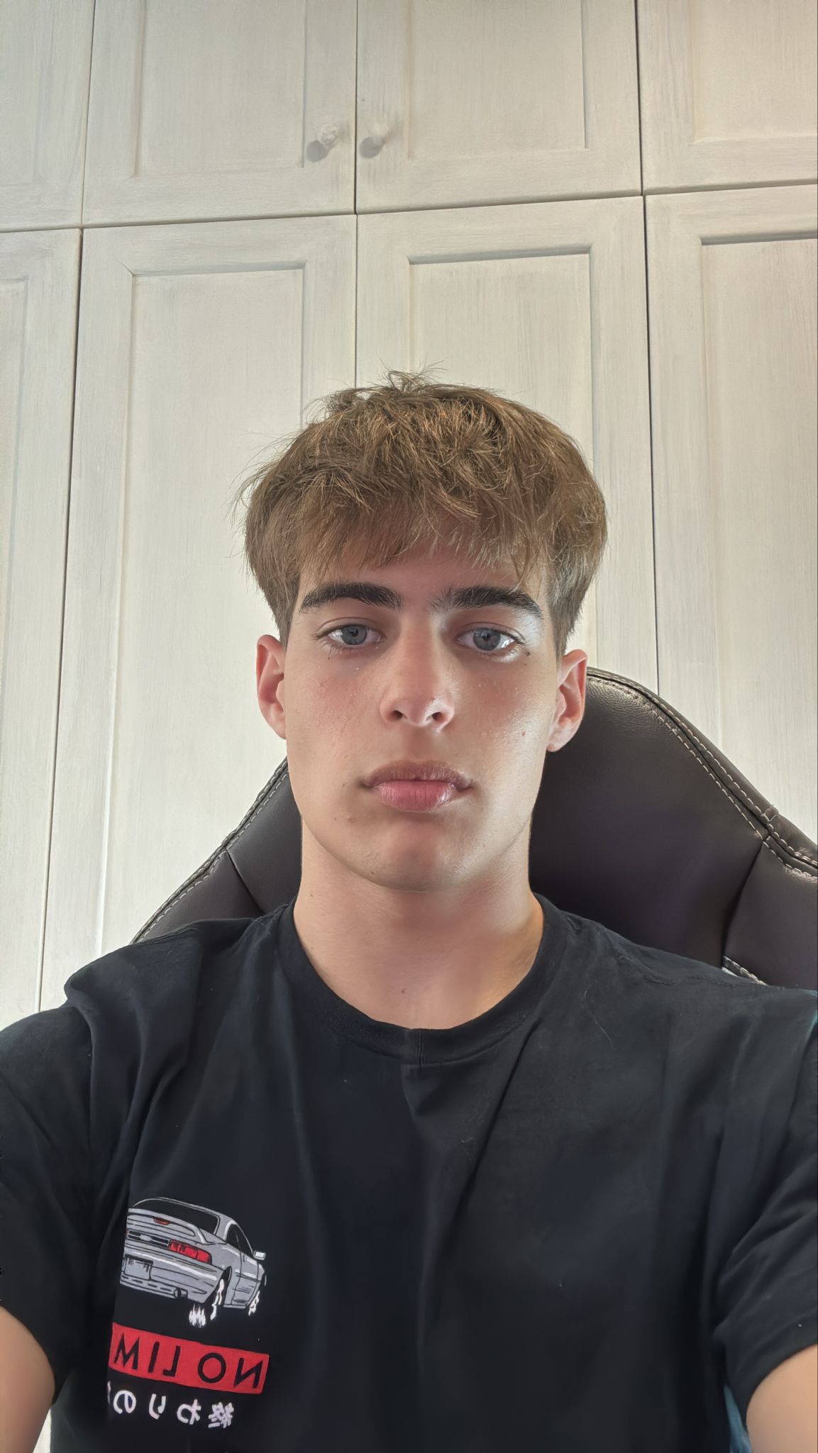 <em><strong>Alejandro R.</strong></em>